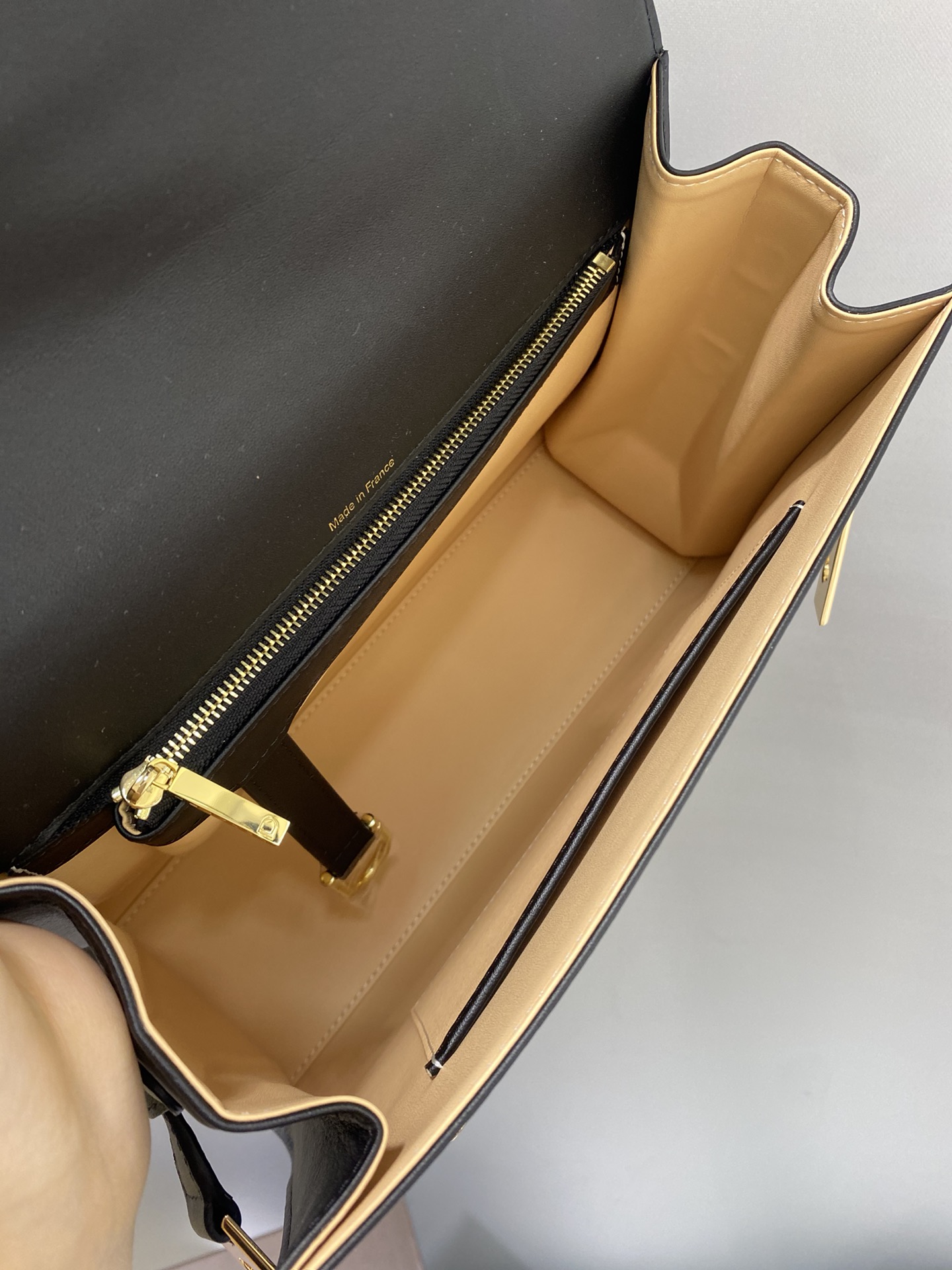 델보 톰페트 MM 샤리오뜨백